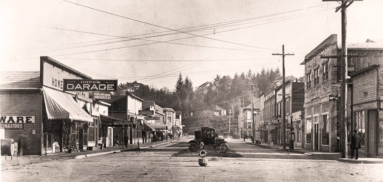 Looking East Down Bay Street (1917)